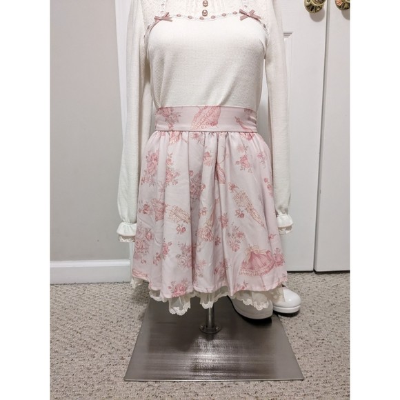 Liz Lisa parasol sukapan (skort, skirt with built in shorts) in pink - Picture 2 of 7